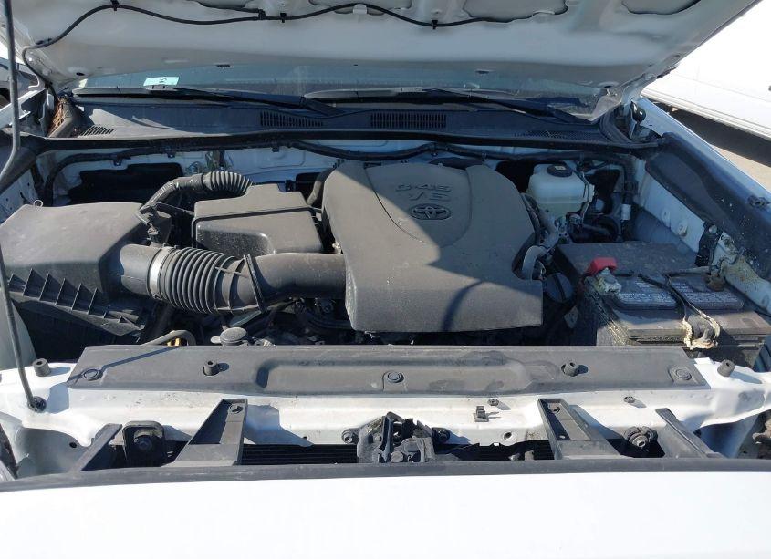Photo 10 of 2022 Toyota Tacoma TRD OFF ROAD (VIN 3TMCZ5AN2NM461005)