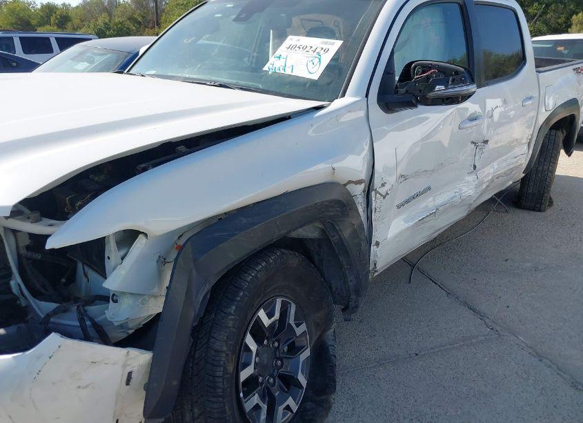 Photo 12 of 2022 Toyota Tacoma TRD OFF ROAD (VIN 3TMCZ5AN2NM461005)