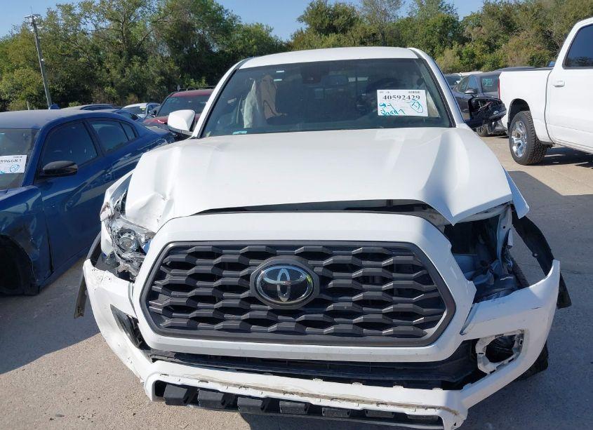 Photo 13 of 2022 Toyota Tacoma TRD OFF ROAD (VIN 3TMCZ5AN2NM461005)