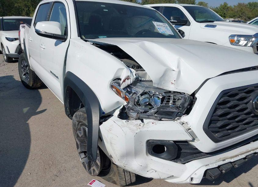 Photo 6 of 2022 Toyota Tacoma TRD OFF ROAD (VIN 3TMCZ5AN2NM461005)