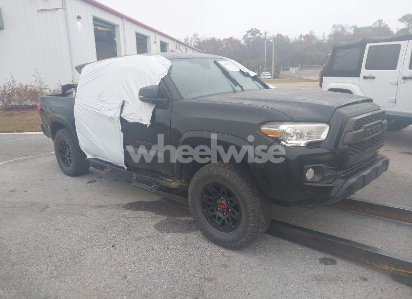 2022 Toyota Tacoma SR5 V6 (VIN 3TMCZ5AN2NM477902) main photo