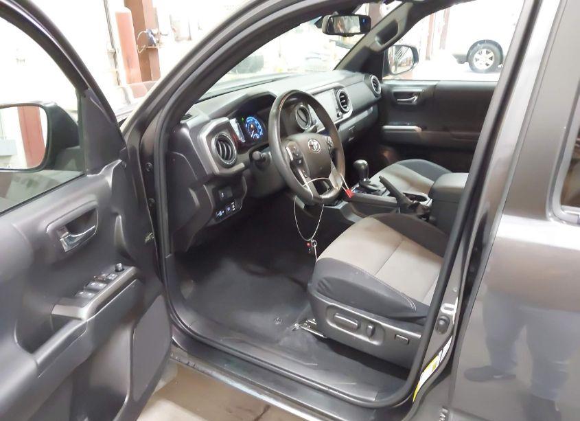 Photo 5 of 2022 Toyota Tacoma TRD OFF ROAD (VIN 3TMCZ5AN2NM500207)
