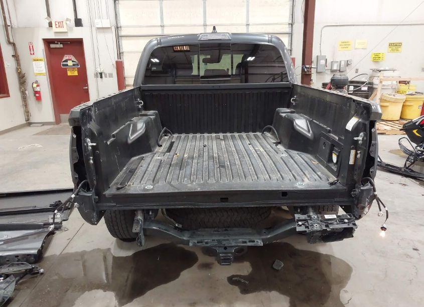 Photo 6 of 2022 Toyota Tacoma TRD OFF ROAD (VIN 3TMCZ5AN2NM500207)