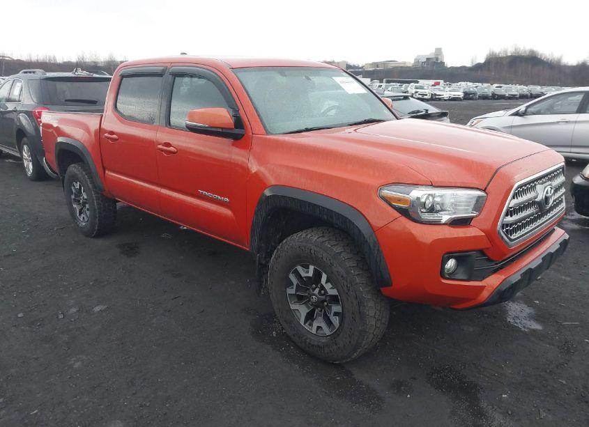 2016 Toyota Tacoma TRD OFF ROAD (VIN 3TMCZ5AN3GM020468) main photo