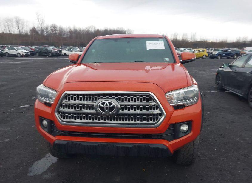 Photo 12 of 2016 Toyota Tacoma TRD OFF ROAD (VIN 3TMCZ5AN3GM020468)