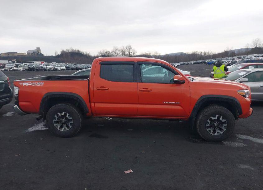 Photo 13 of 2016 Toyota Tacoma TRD OFF ROAD (VIN 3TMCZ5AN3GM020468)