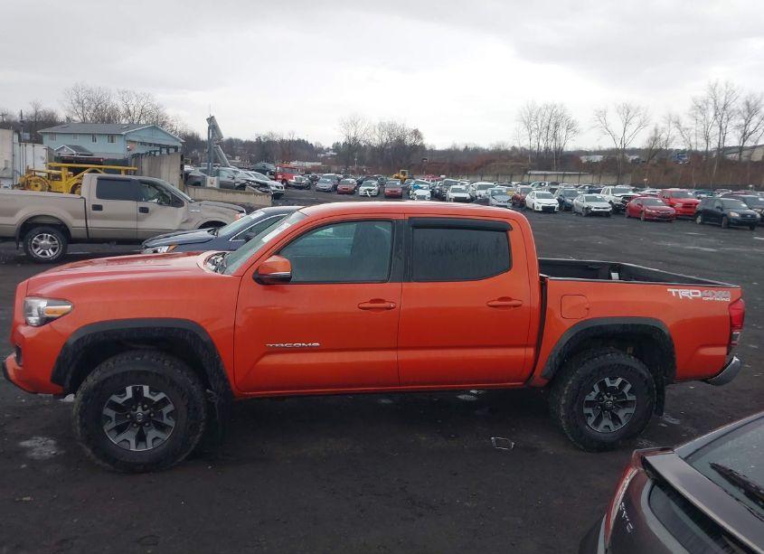 Photo 14 of 2016 Toyota Tacoma TRD OFF ROAD (VIN 3TMCZ5AN3GM020468)