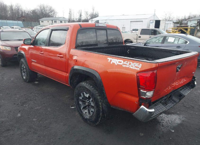 Photo 3 of 2016 Toyota Tacoma TRD OFF ROAD (VIN 3TMCZ5AN3GM020468)