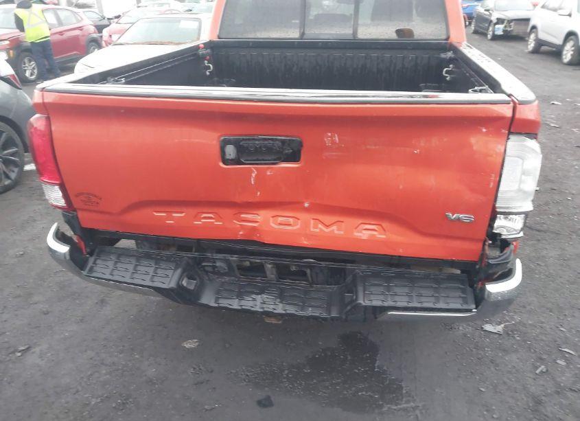 Photo 6 of 2016 Toyota Tacoma TRD OFF ROAD (VIN 3TMCZ5AN3GM020468)