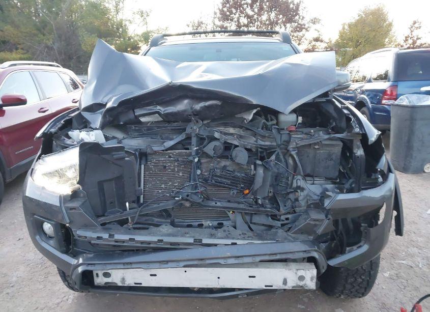 Photo 6 of 2017 Toyota Tacoma TRD OFF ROAD (VIN 3TMCZ5AN3HM052287)