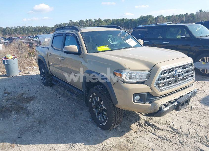 2017 Toyota Tacoma TRD OFF ROAD (VIN 3TMCZ5AN3HM083846) main photo