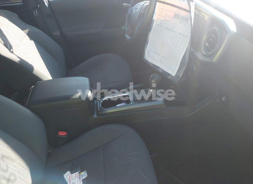 Photo 5 of 2017 Toyota Tacoma TRD OFF ROAD (VIN 3TMCZ5AN3HM083846)