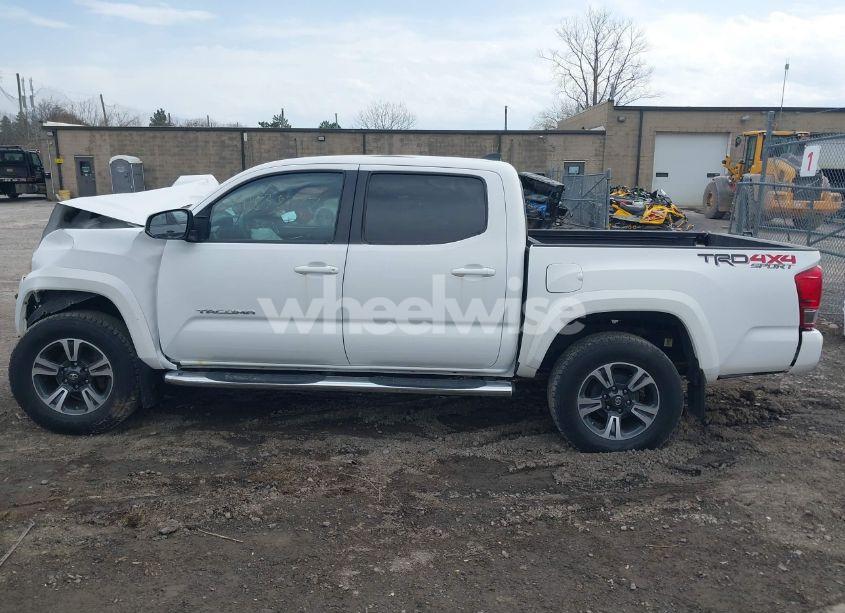 Photo 15 of 2017 Toyota Tacoma DBL CAB/SR/TRDSPT/OR/PRO (VIN 3TMCZ5AN3HM106655)