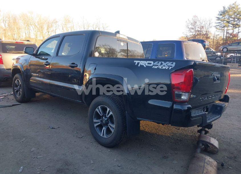 Photo 3 of 2017 Toyota Tacoma TRD SPORT (VIN 3TMCZ5AN3HM107403)