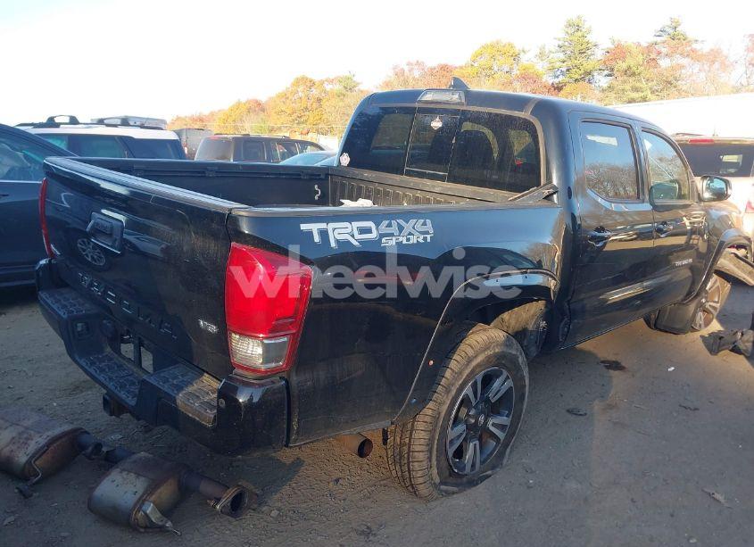 Photo 4 of 2017 Toyota Tacoma TRD SPORT (VIN 3TMCZ5AN3HM107403)