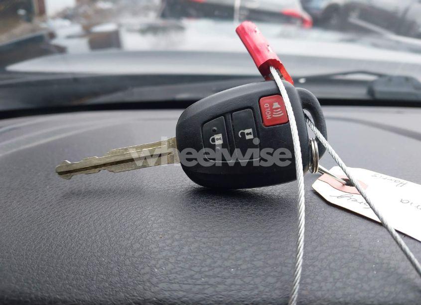 Photo 11 of 2018 Toyota Tacoma SR V6 (VIN 3TMCZ5AN3JM184455)