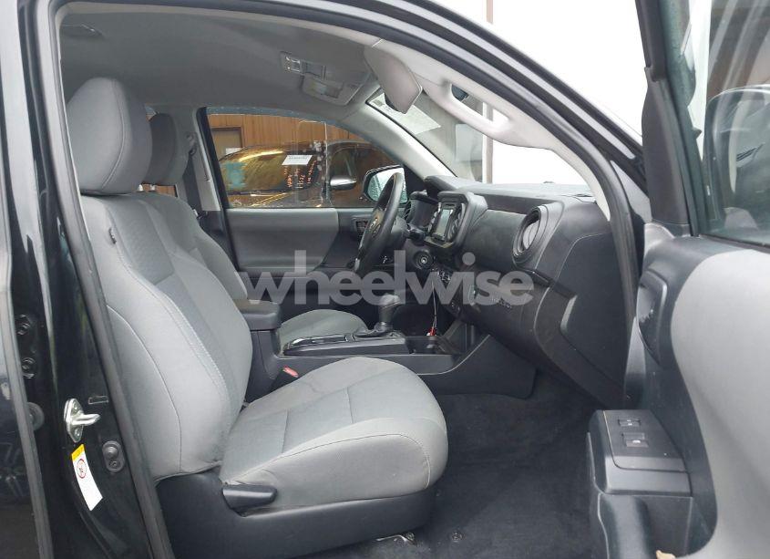 Photo 5 of 2018 Toyota Tacoma SR V6 (VIN 3TMCZ5AN3JM184455)