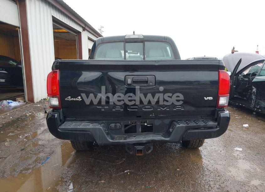 Photo 6 of 2018 Toyota Tacoma SR V6 (VIN 3TMCZ5AN3JM184455)