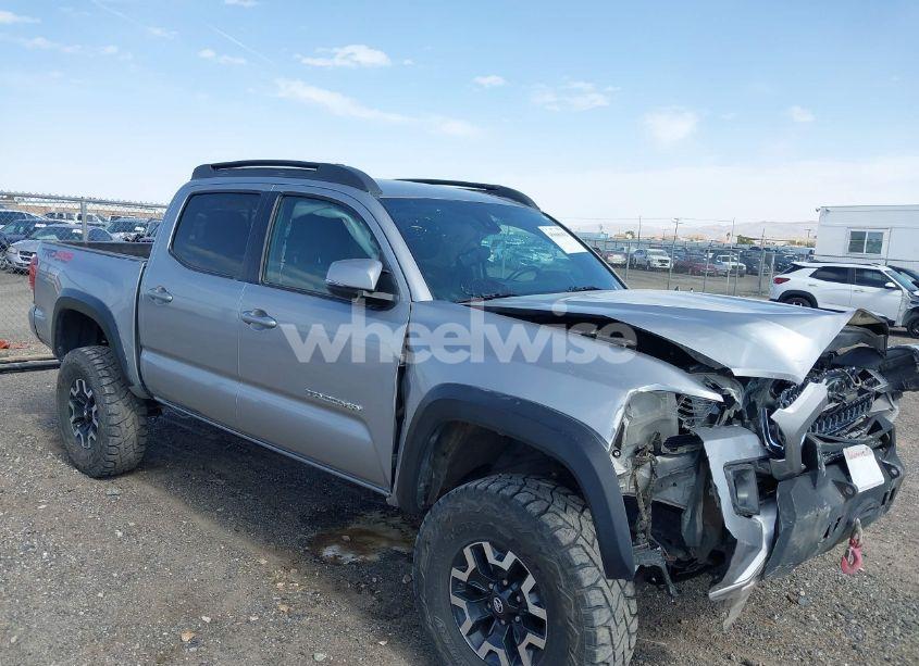 2018 Toyota Tacoma TRD OFF ROAD (VIN 3TMCZ5AN3JM185816) main photo