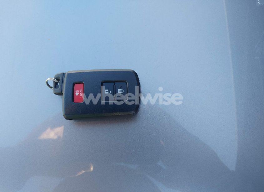 Photo 11 of 2018 Toyota Tacoma TRD OFF ROAD (VIN 3TMCZ5AN3JM185816)