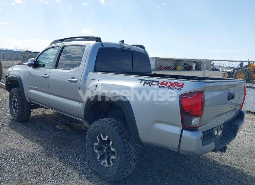 Photo 3 of 2018 Toyota Tacoma TRD OFF ROAD (VIN 3TMCZ5AN3JM185816)