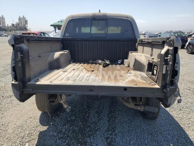 Photo 10 of 2019 TOYOTA TACOMA DOUBLE CAB (VIN 3TMCZ5AN3KM210747)