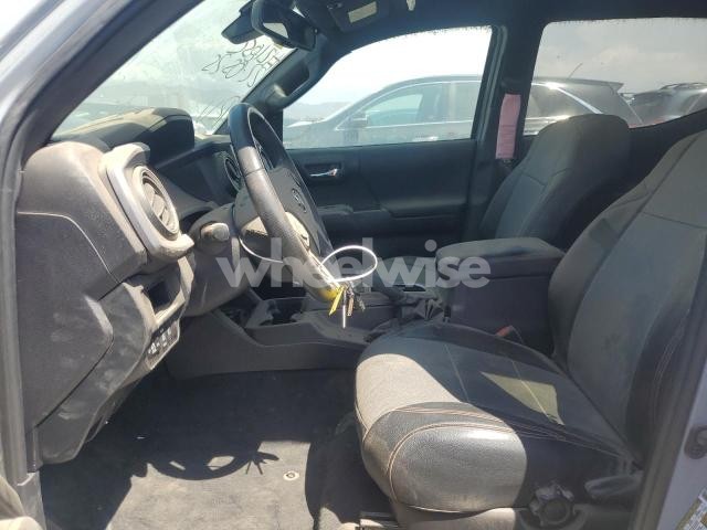 Photo 3 of 2019 TOYOTA TACOMA DOUBLE CAB (VIN 3TMCZ5AN3KM210747)