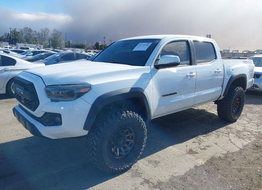 Photo 2 of 2019 Toyota Tacoma TRD OFF ROAD (VIN 3TMCZ5AN3KM277204)