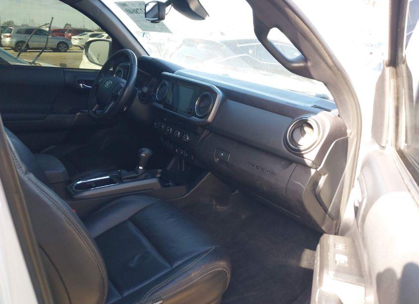 Photo 5 of 2019 Toyota Tacoma TRD OFF ROAD (VIN 3TMCZ5AN3KM277204)