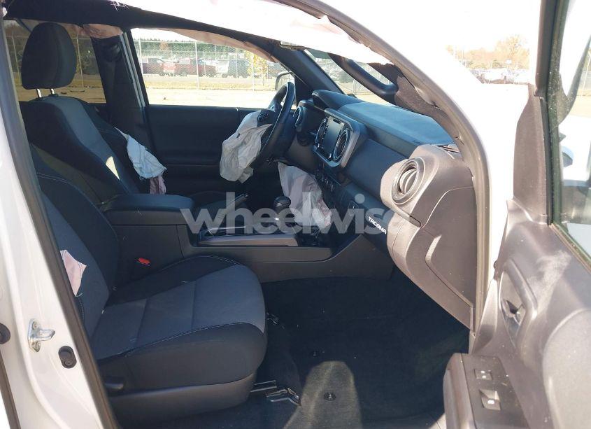Photo 5 of 2021 Toyota Tacoma TRD OFF-ROAD (VIN 3TMCZ5AN3MM395708)