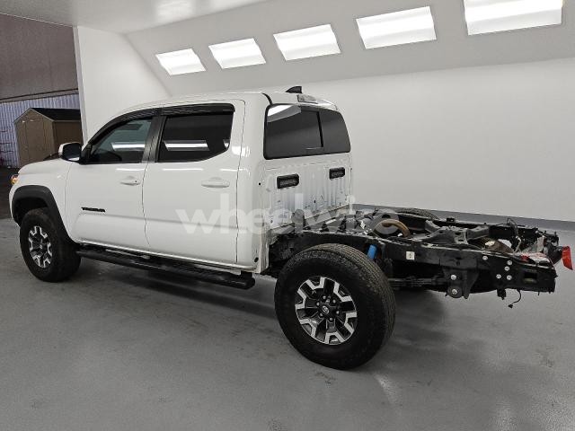 Photo 4 of 2023 TOYOTA TACOMA DOUBLE CAB (VIN 3TMCZ5AN3PM547281)