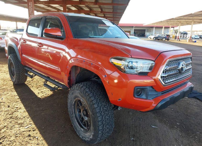 2016 Toyota Tacoma TRD OFF ROAD (VIN 3TMCZ5AN4GM001329) main photo