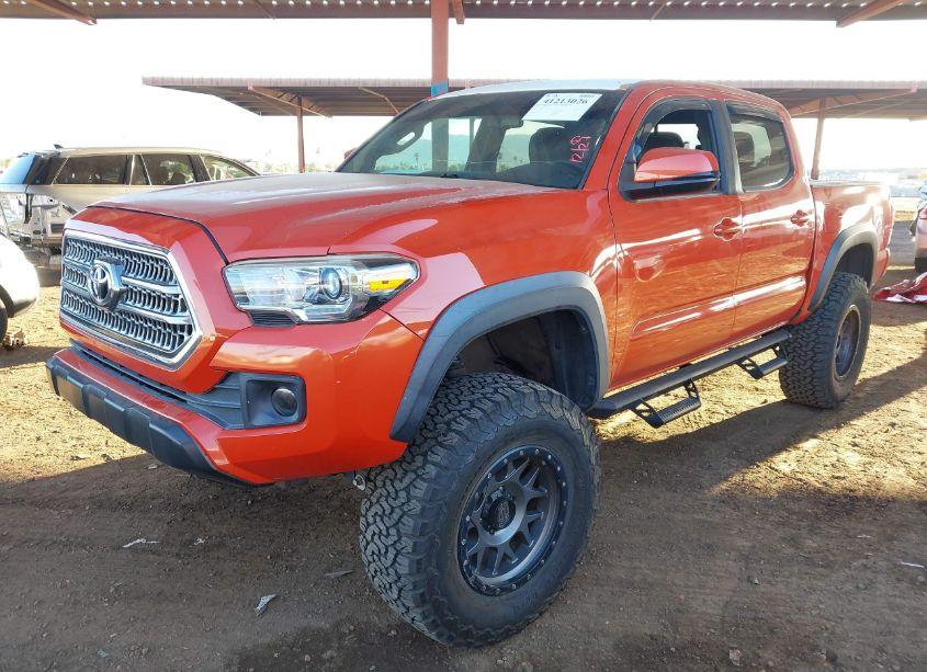 Photo 2 of 2016 Toyota Tacoma TRD OFF ROAD (VIN 3TMCZ5AN4GM001329)