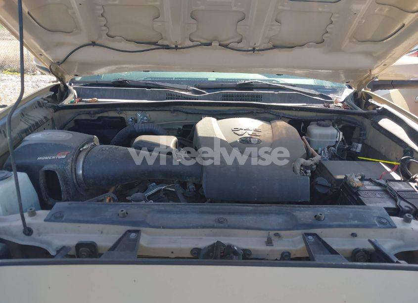 Photo 10 of 2017 Toyota Tacoma DBL CAB/SR/TRDSPT/OR/PRO (VIN 3TMCZ5AN4HM052914)