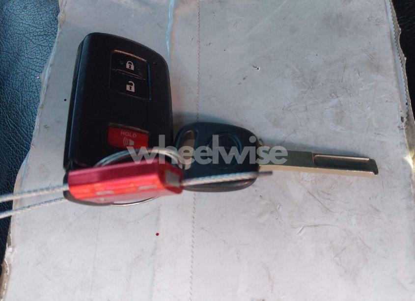 Photo 11 of 2017 Toyota Tacoma DBL CAB/SR/TRDSPT/OR/PRO (VIN 3TMCZ5AN4HM052914)