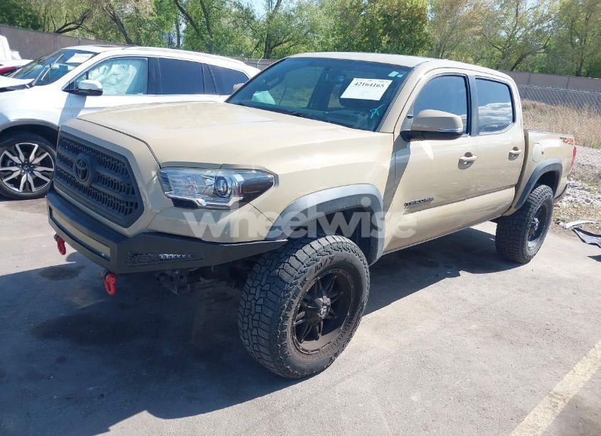 Photo 2 of 2017 Toyota Tacoma DBL CAB/SR/TRDSPT/OR/PRO (VIN 3TMCZ5AN4HM052914)