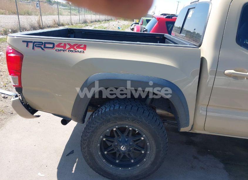 Photo 6 of 2017 Toyota Tacoma DBL CAB/SR/TRDSPT/OR/PRO (VIN 3TMCZ5AN4HM052914)