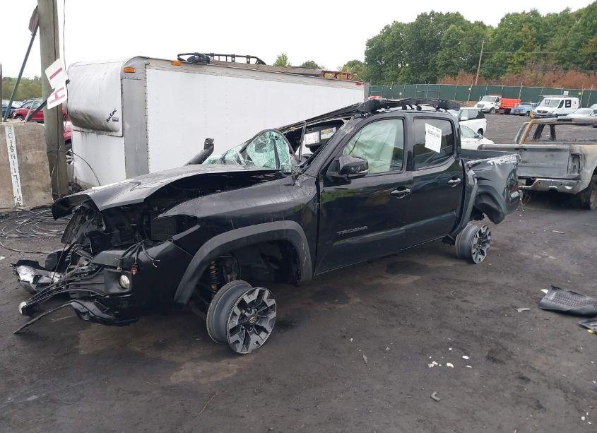 Photo 2 of 2017 Toyota Tacoma TRD OFF ROAD (VIN 3TMCZ5AN4HM062424)