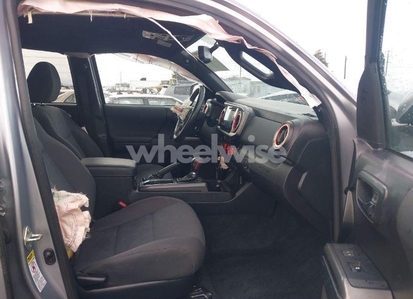 Photo 5 of 2017 Toyota Tacoma TRD OFF ROAD (VIN 3TMCZ5AN4HM093205)