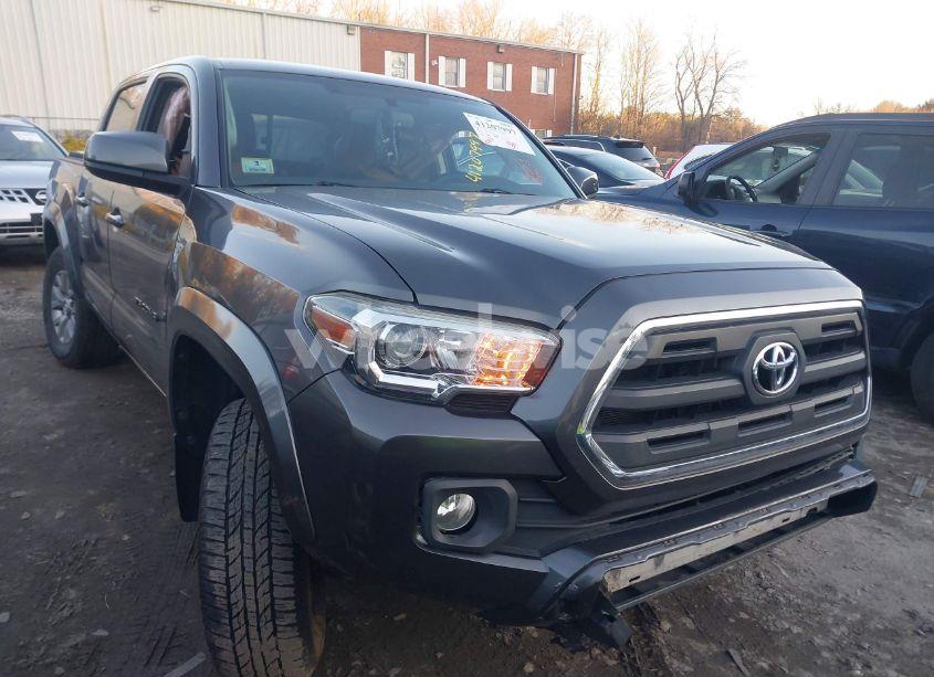 2017 Toyota Tacoma SR5 V6 (VIN 3TMCZ5AN4HM104459) main photo