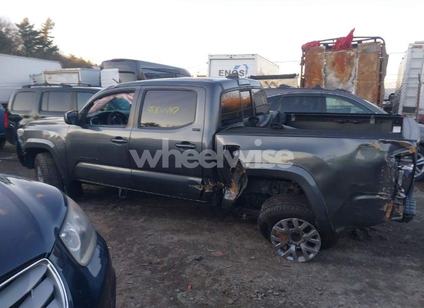 Photo 13 of 2017 Toyota Tacoma SR5 V6 (VIN 3TMCZ5AN4HM104459)