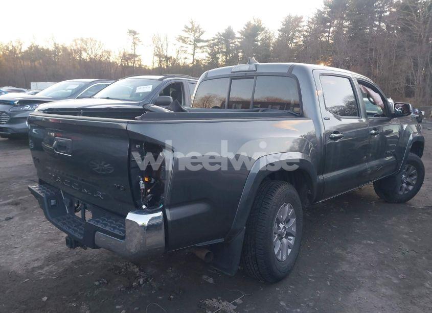 Photo 4 of 2017 Toyota Tacoma SR5 V6 (VIN 3TMCZ5AN4HM104459)