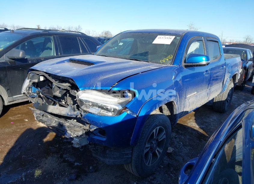 Photo 2 of 2017 Toyota Tacoma TRD SPORT (VIN 3TMCZ5AN4HM119690)