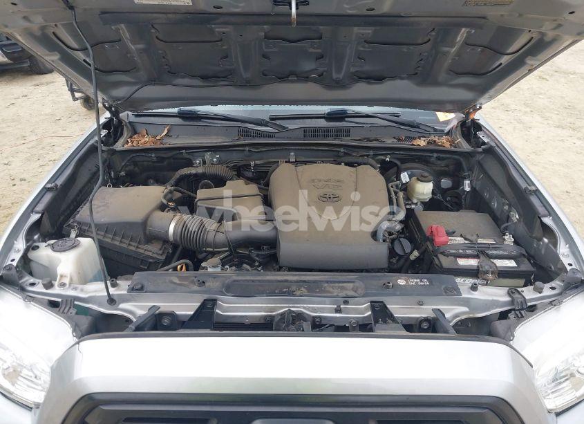 Photo 10 of 2018 Toyota Tacoma SR V6 (VIN 3TMCZ5AN4JM130307)