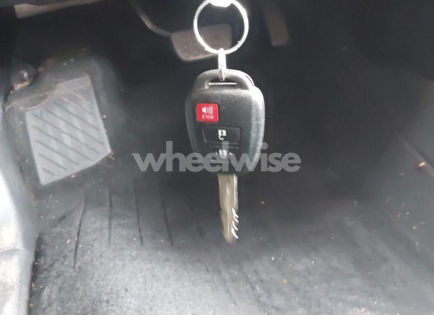 Photo 11 of 2018 Toyota Tacoma SR V6 (VIN 3TMCZ5AN4JM130307)