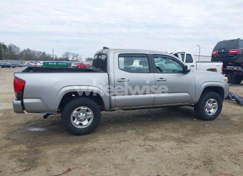 Photo 14 of 2018 Toyota Tacoma SR V6 (VIN 3TMCZ5AN4JM130307)