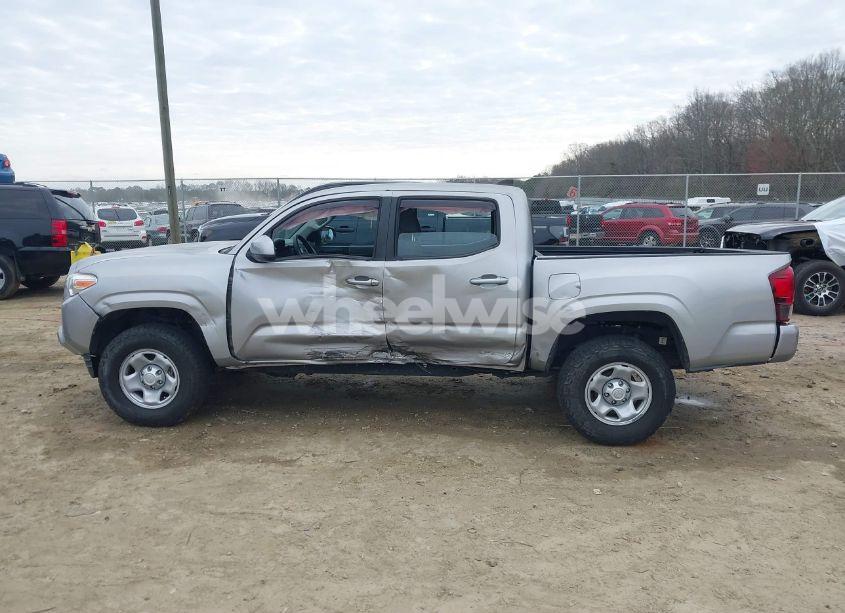 Photo 15 of 2018 Toyota Tacoma SR V6 (VIN 3TMCZ5AN4JM130307)