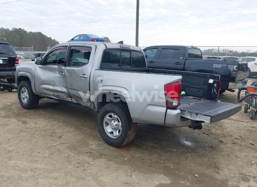 Photo 3 of 2018 Toyota Tacoma SR V6 (VIN 3TMCZ5AN4JM130307)