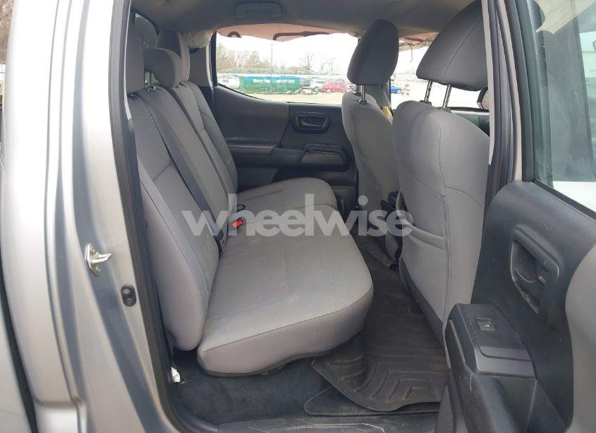 Photo 8 of 2018 Toyota Tacoma SR V6 (VIN 3TMCZ5AN4JM130307)