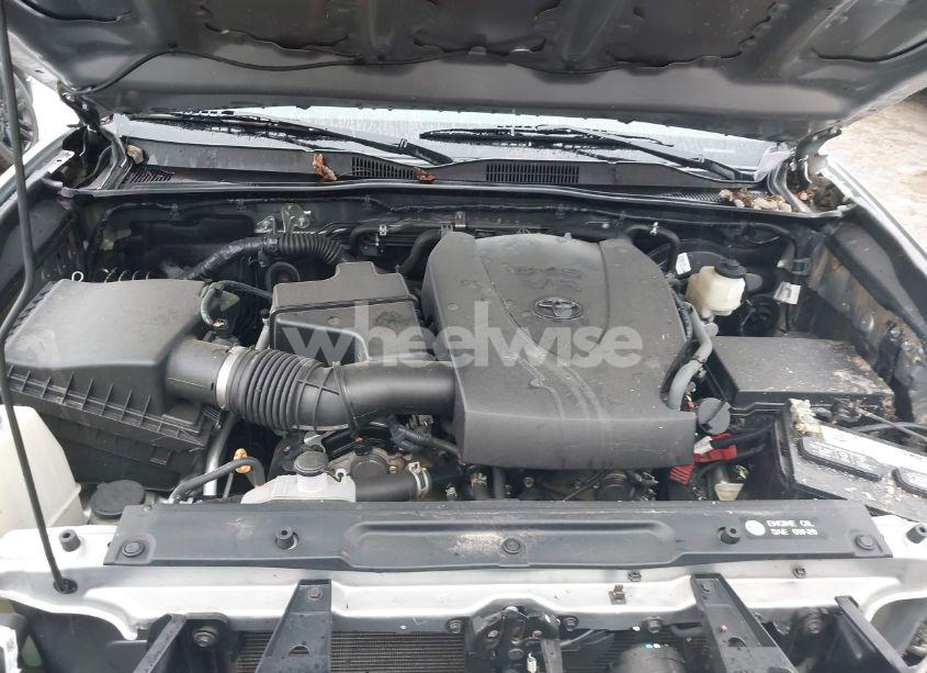 Photo 10 of 2018 Toyota Tacoma SR5 V6 (VIN 3TMCZ5AN4JM148581)